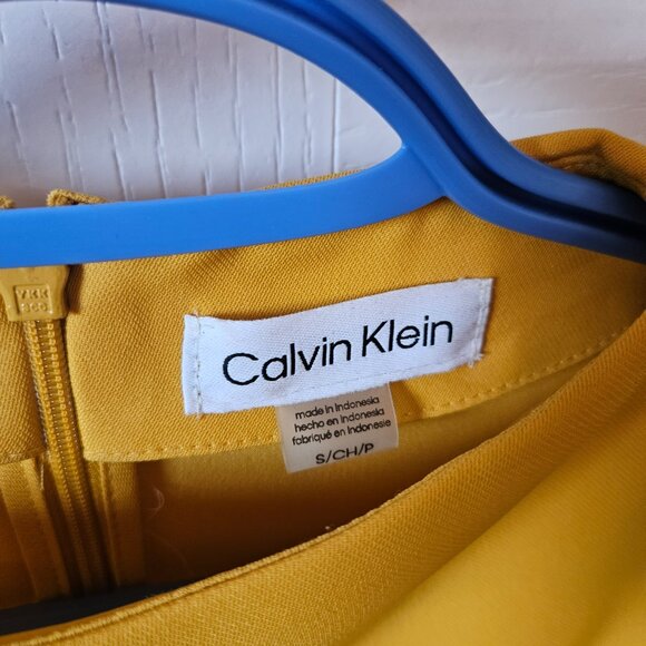 Calvin Klein puff sleeve blouse - Picture 3 of 4